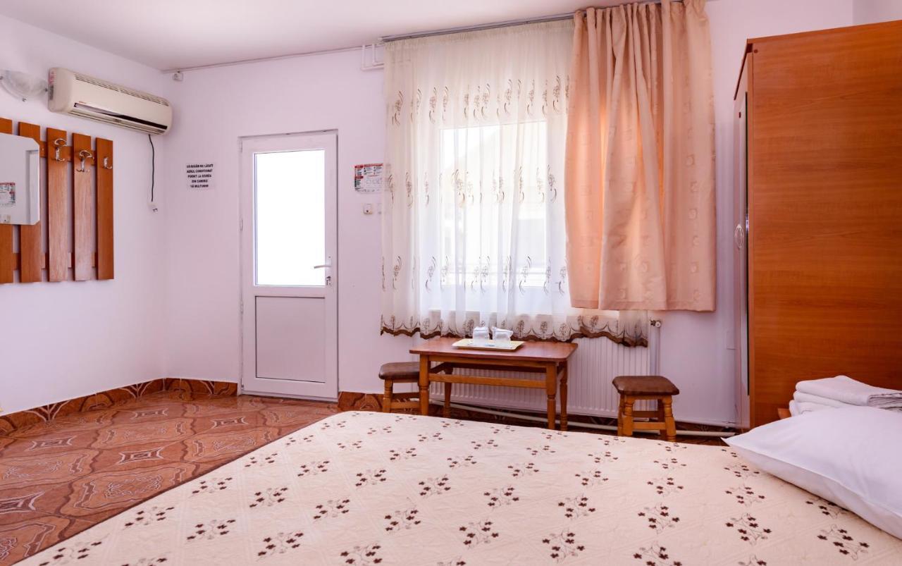 Vilele Violeta Нэводари Экстерьер фото